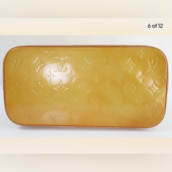 Retails $1600 - Authentic Louis Vuitton Houston Beige Vernis Tote Bag - Picture 6 of 14